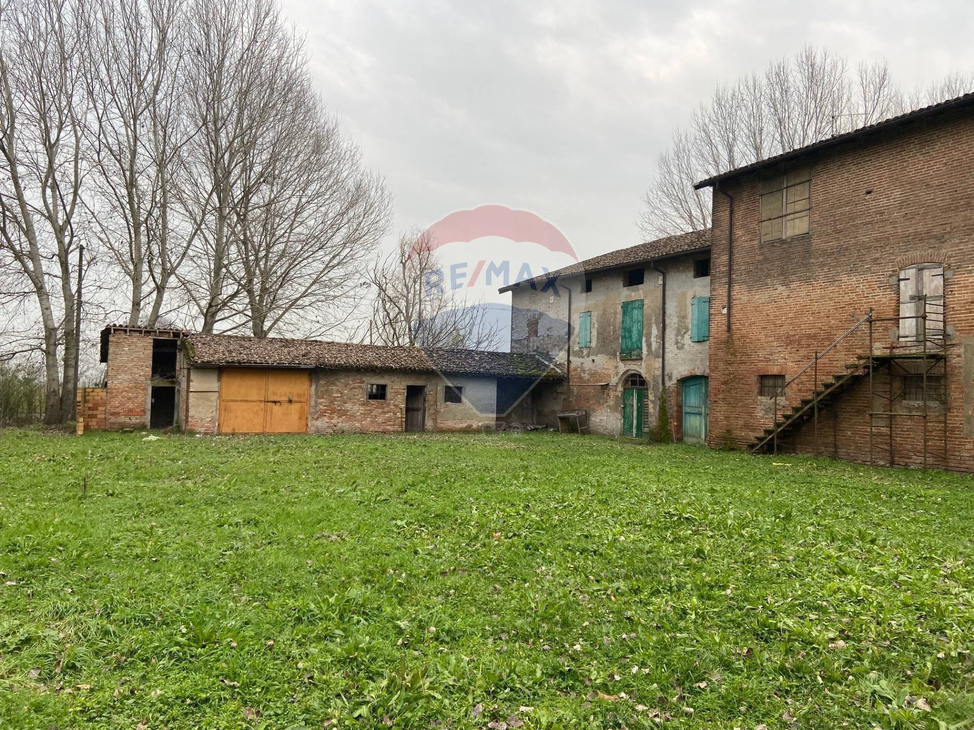 Rustico - Cascina SISSA TRECASALI vendita  Torricella  RE/MAX Alfa