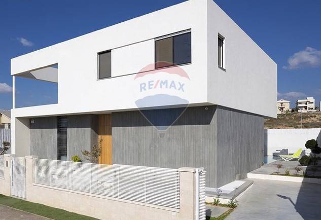 Villa TRECASTAGNI vendita    RE/MAX White House