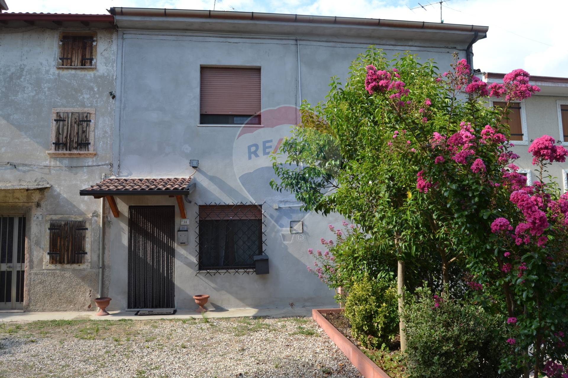 Rustico - Cascina MEZZANE DI SOTTO vendita    RE/MAX Top Elegance