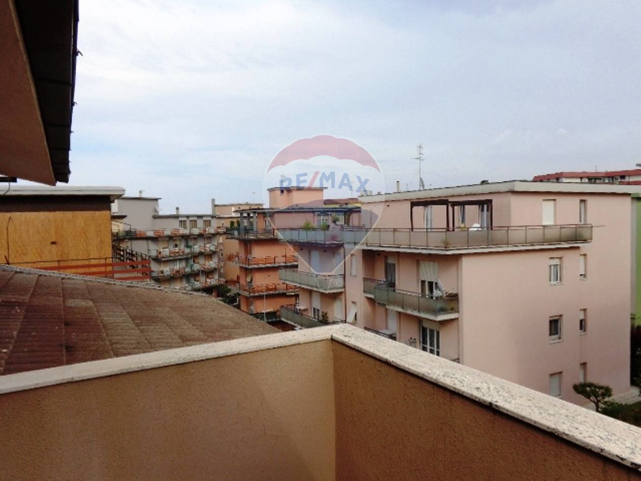 Appartamento FALCONARA MARITTIMA vendita  Palombina Vecchia  RE/MAX Centro Casa