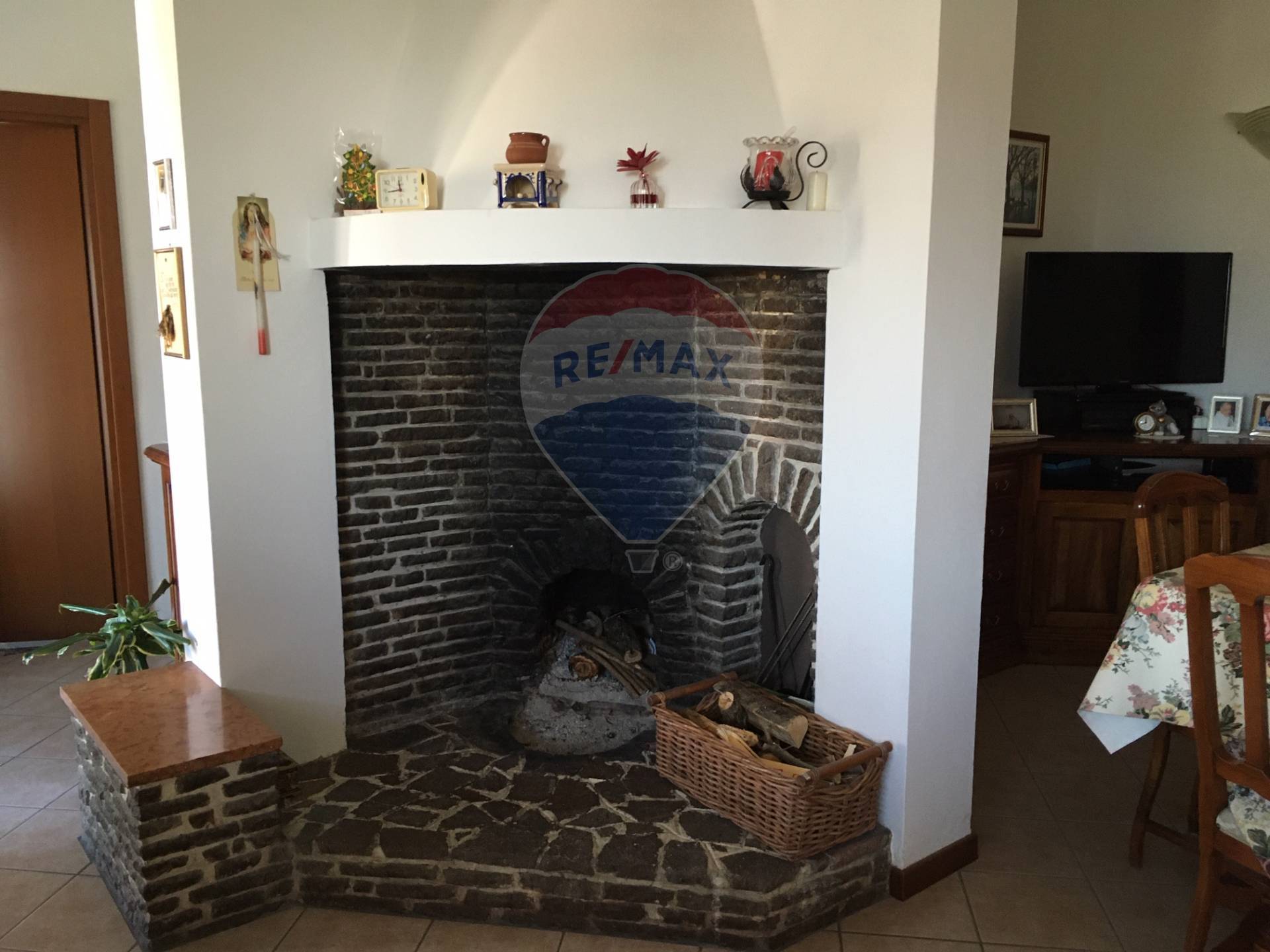 Appartamento BRENZONE vendita    RE/MAX Lago