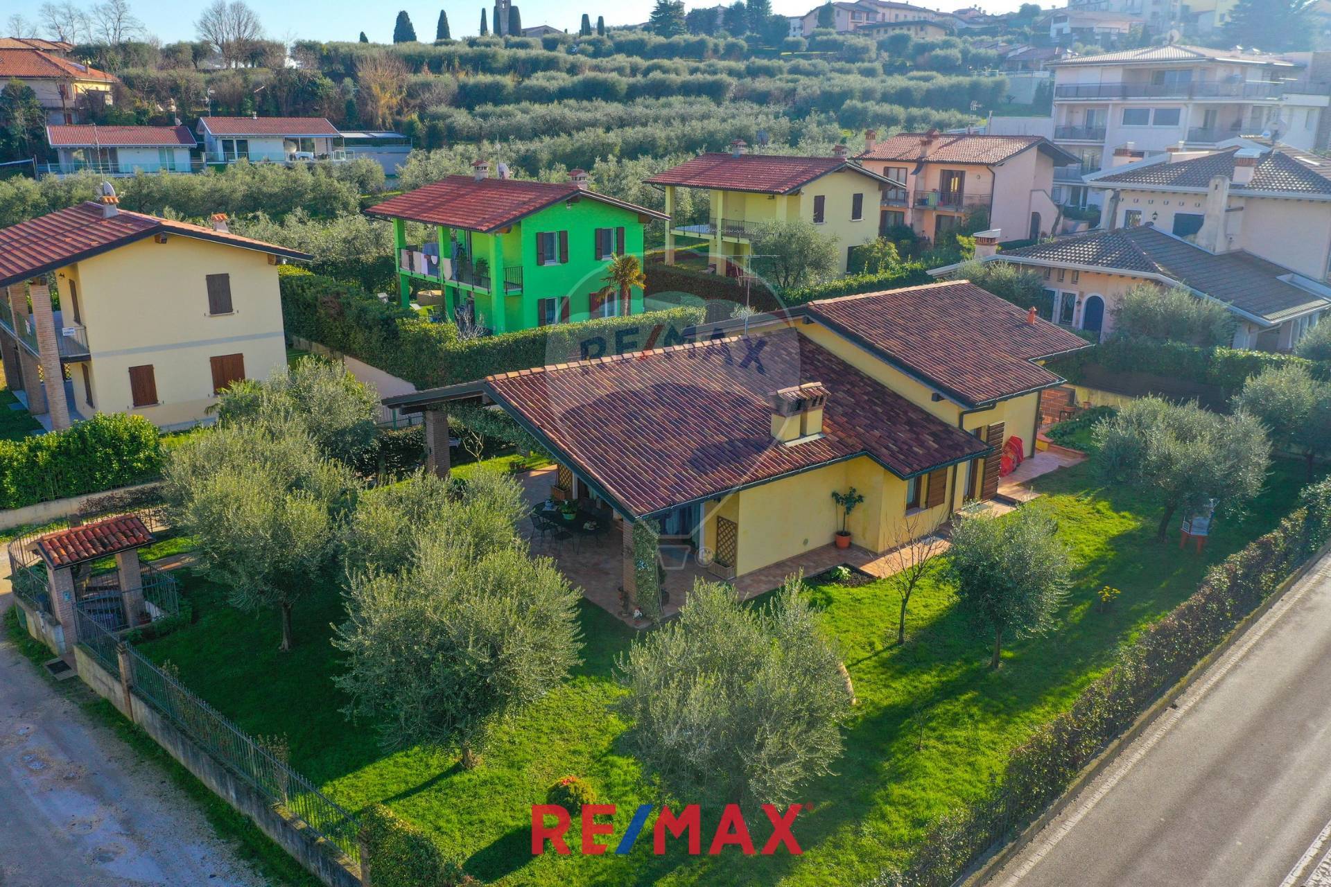 Villa MANERBA DEL GARDA vendita  Solarolo  RE/MAX Edilfin