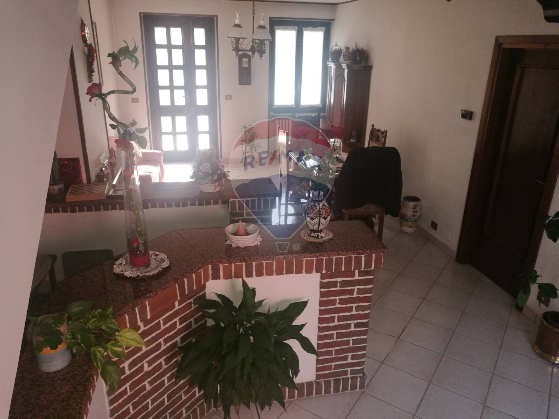  bosconero vendita quart:  re/max sfera