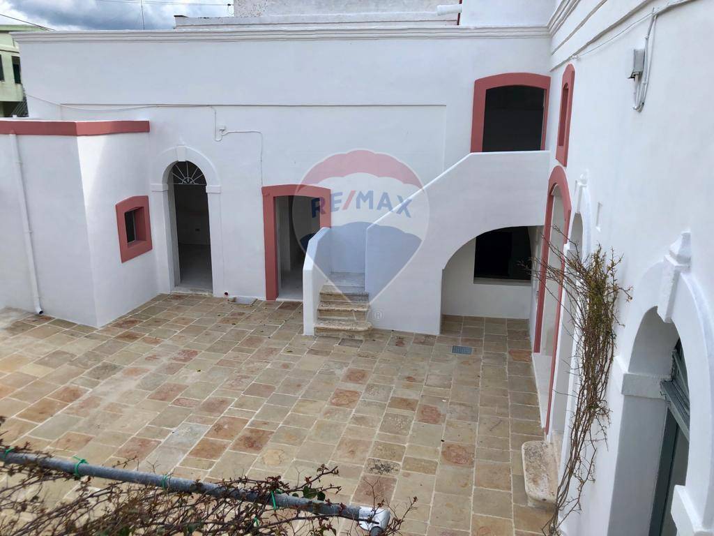 Rustico - Cascina FASANO vendita    RE/MAX Acquachiara