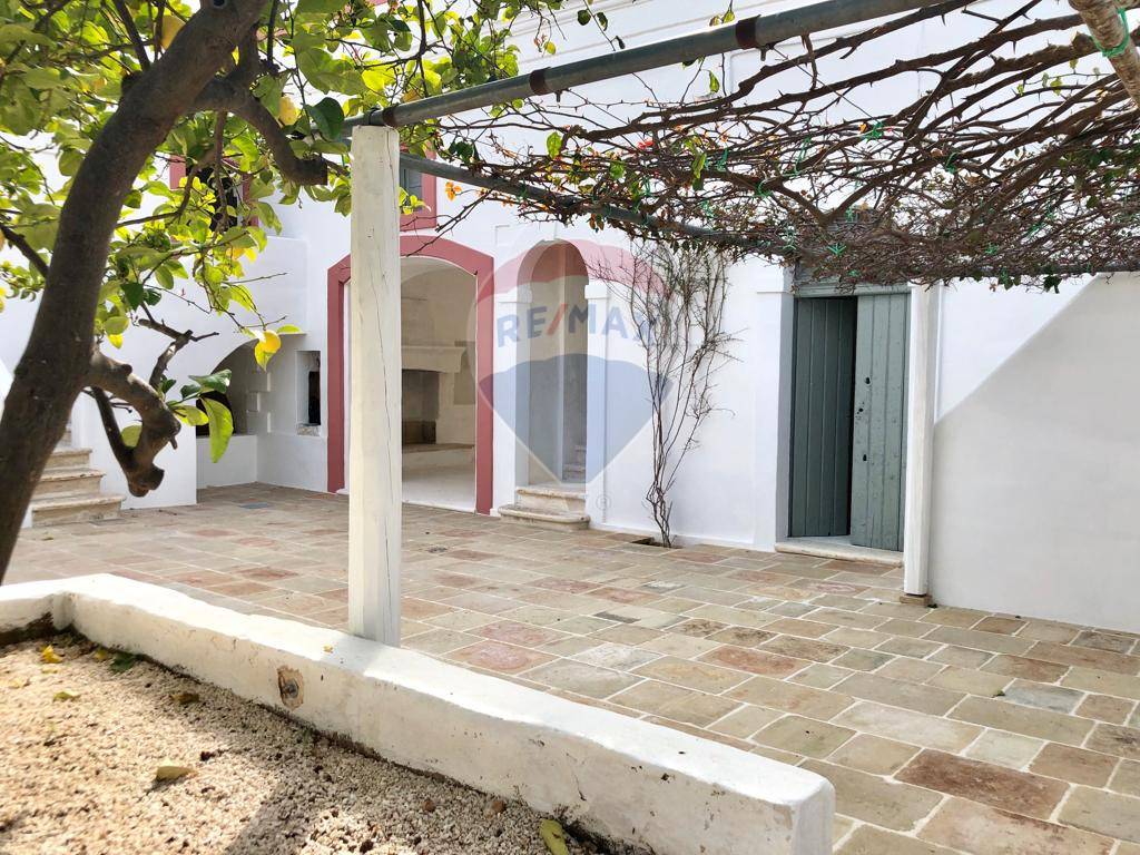 Rustico - Cascina FASANO vendita    RE/MAX Acquachiara
