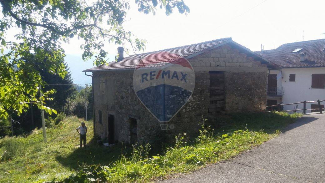 Rustico - Cascina CAREGGINE vendita  La foce  RE/MAX Domus Consulting