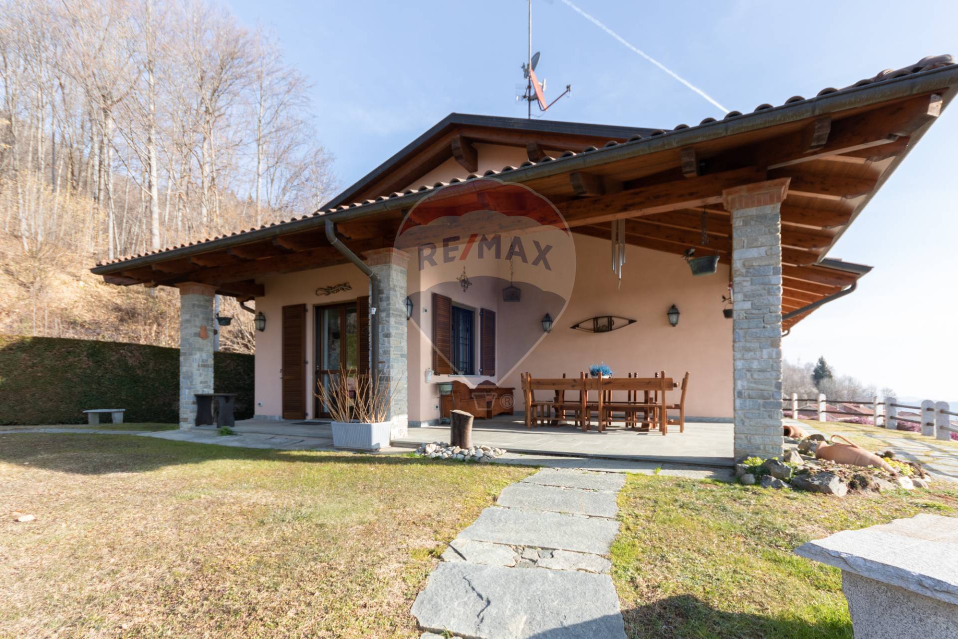  veglio vendita quart:  re/max unit