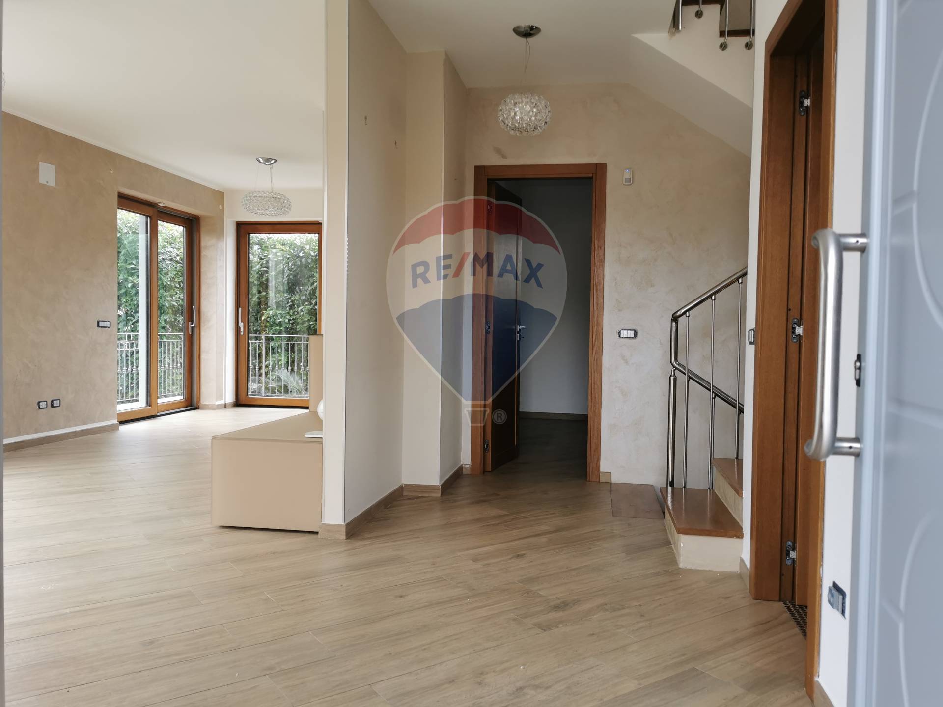 Villa CARINI vendita    RE/MAX Hunters