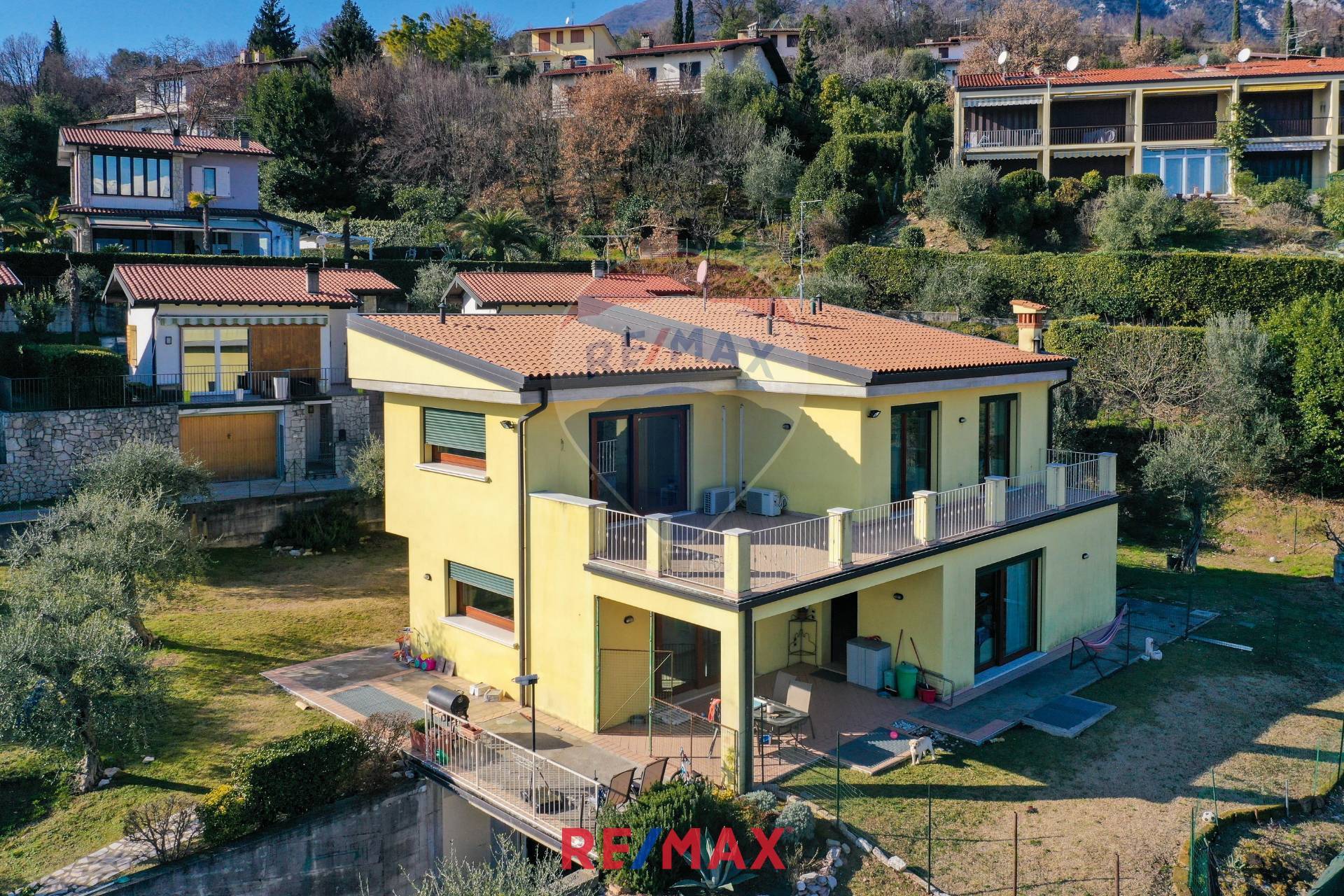 Villa TOSCOLANO-MADERNO vendita    RE/MAX Edilfin