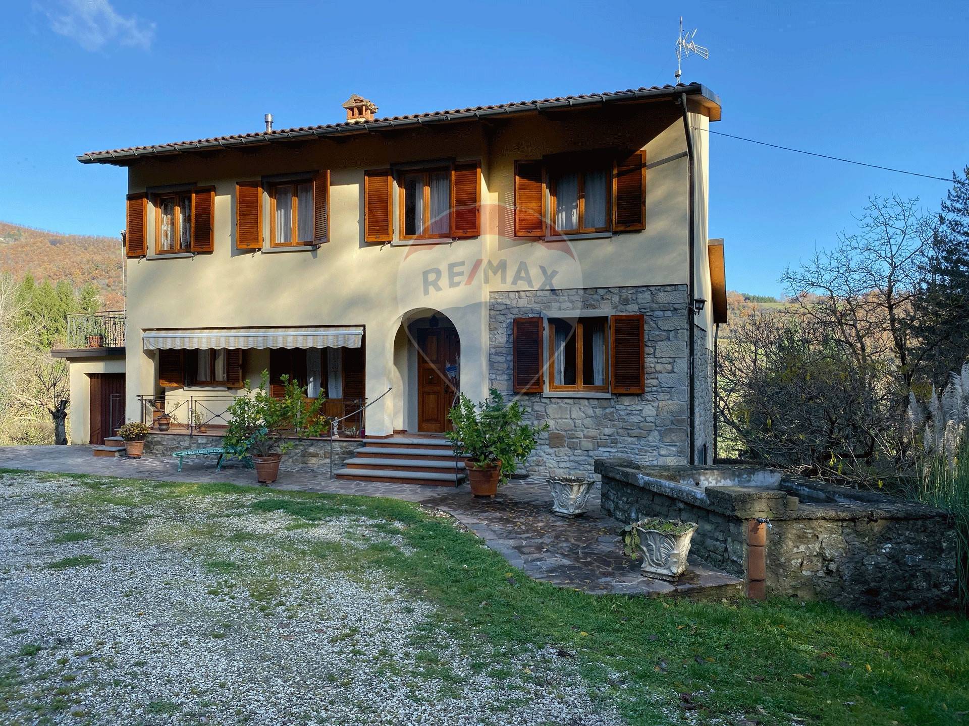 Villa CASTEL SAN NICCOLÒ vendita    RE/MAX Famosa