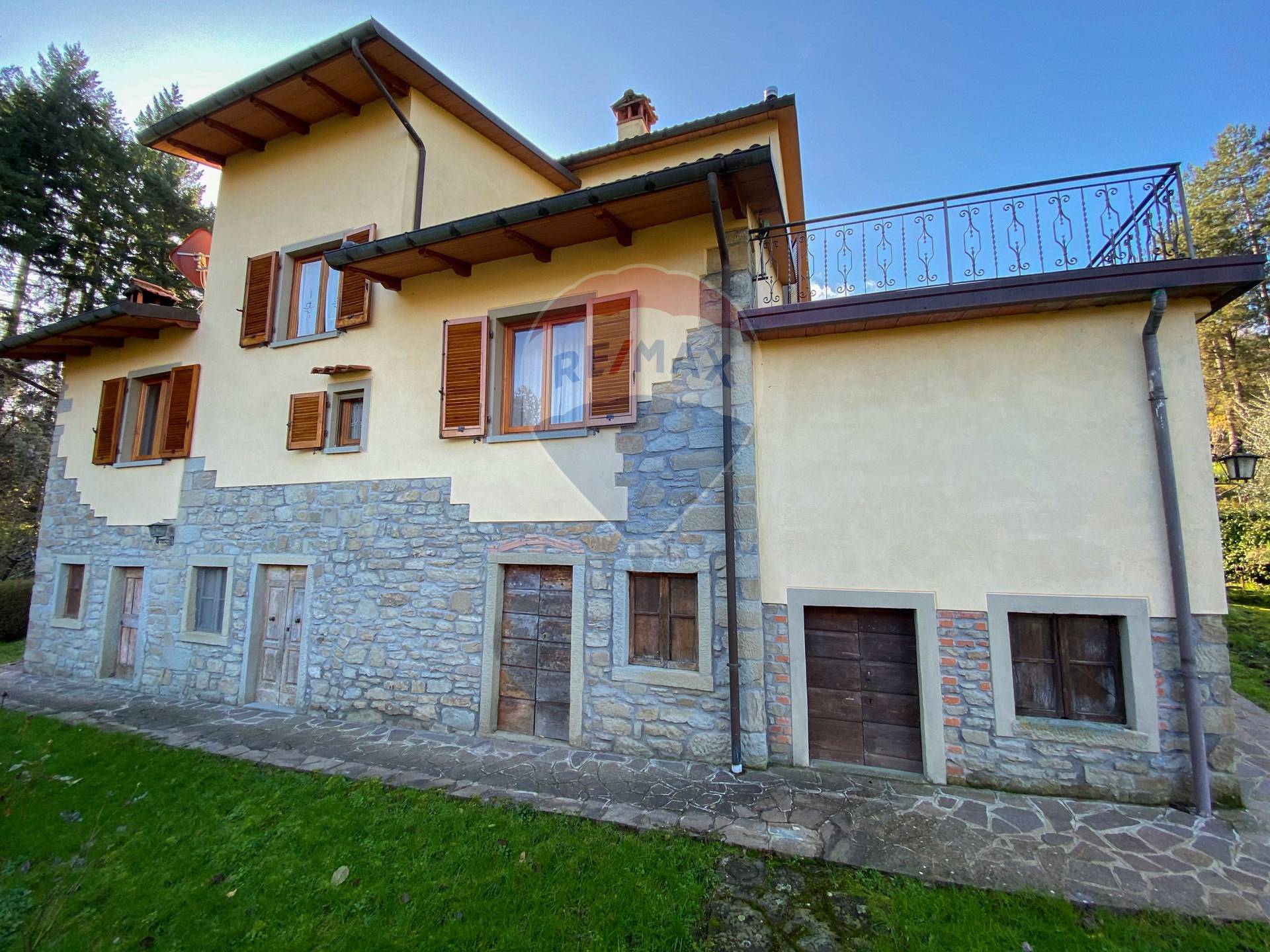 Villa CASTEL SAN NICCOLÒ vendita    RE/MAX Famosa