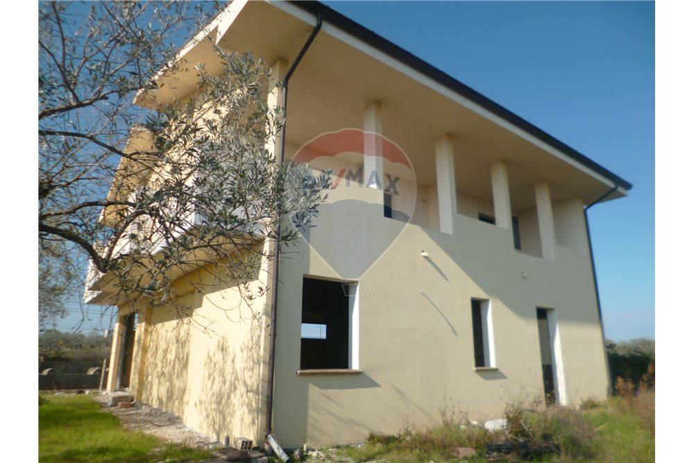  vasto vendita quart: vasto paese re/max people