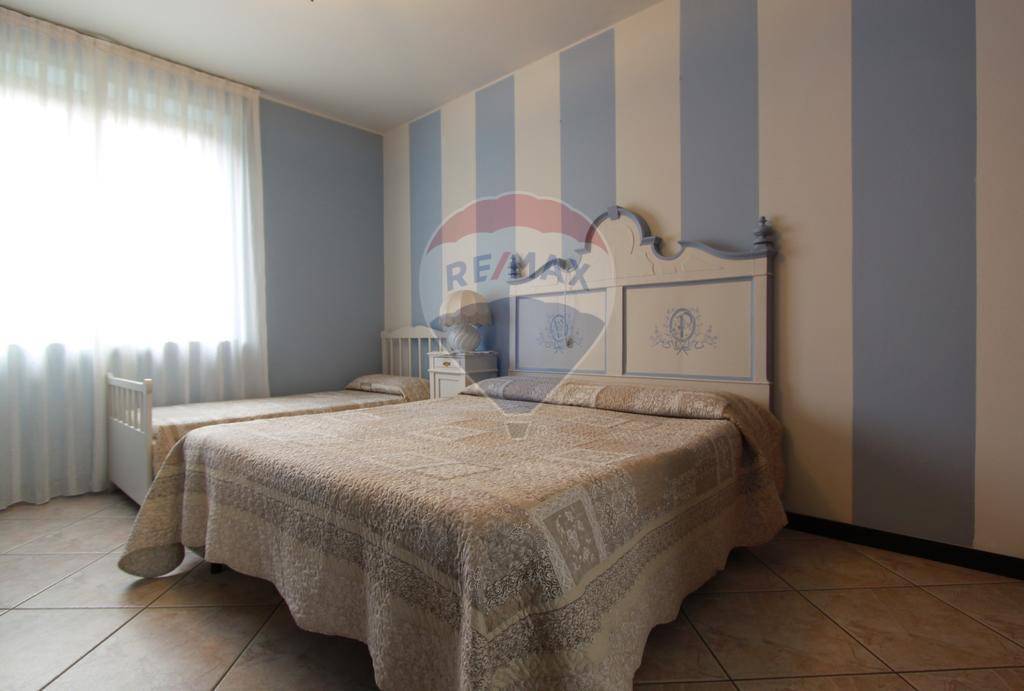 Villa CASNATE CON BERNATE vendita    RE/MAX Essenza