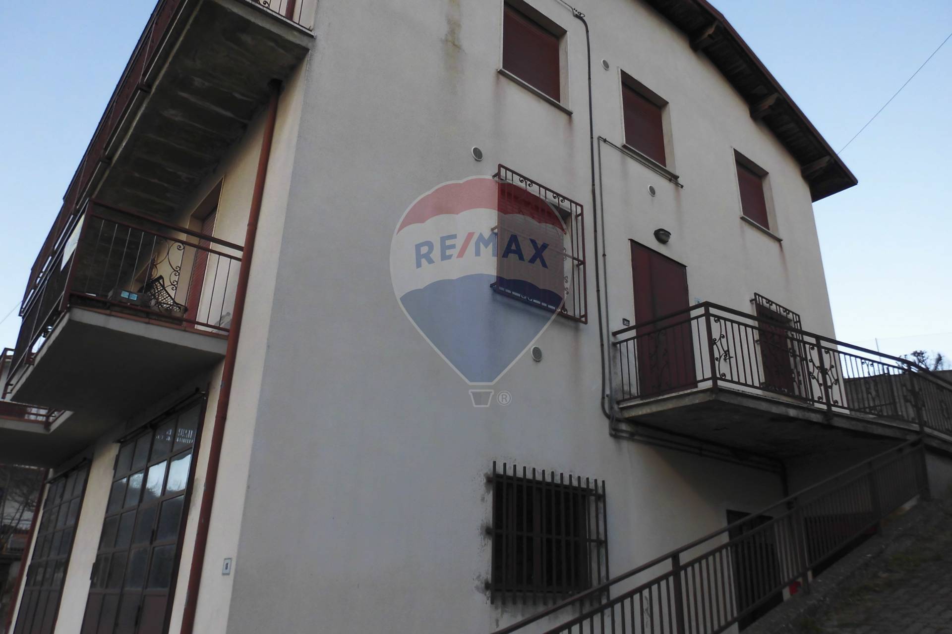 Villa Unifamiliare - Indipendente BORE vendita    RE/MAX Alfa