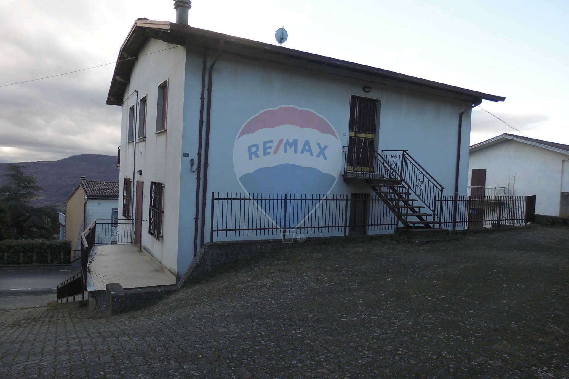 Villa Unifamiliare - Indipendente BORE vendita    RE/MAX Alfa