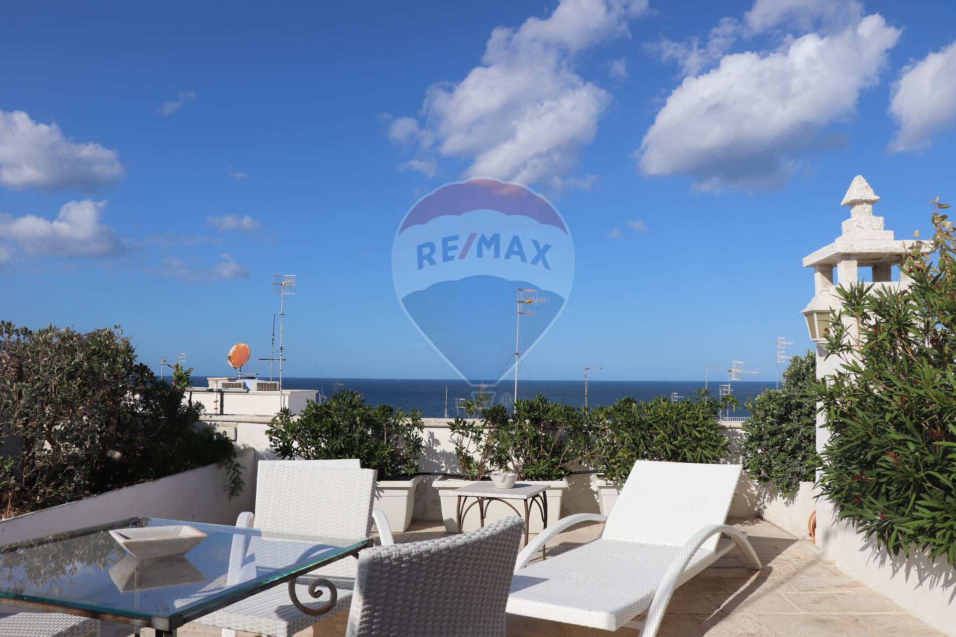 Villa Unifamiliare - Indipendente POLIGNANO A MARE vendita    RE/MAX Acquachiara