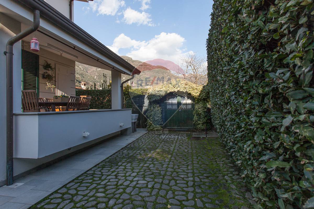 Villa CAMAIORE vendita    RE/MAX Quality House