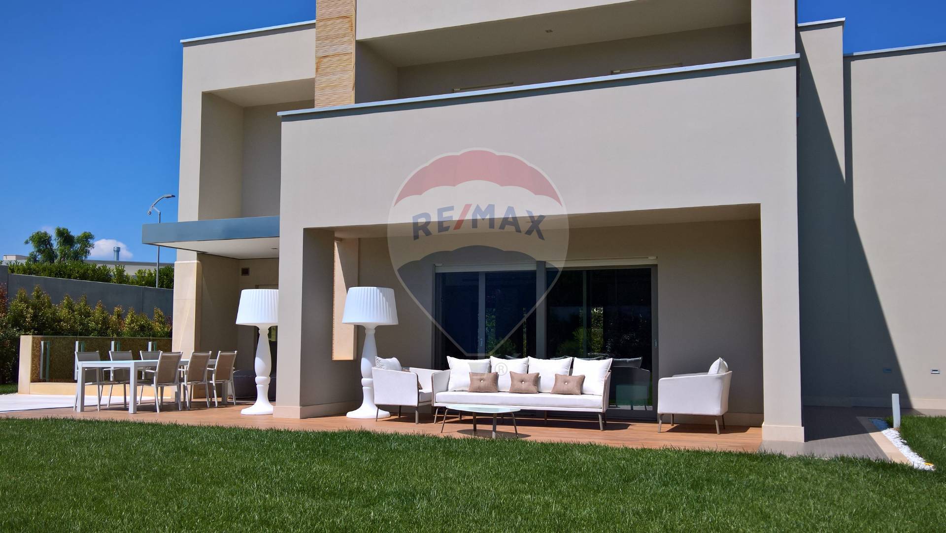 Villa NOICATTARO vendita    RE/MAX Acquachiara