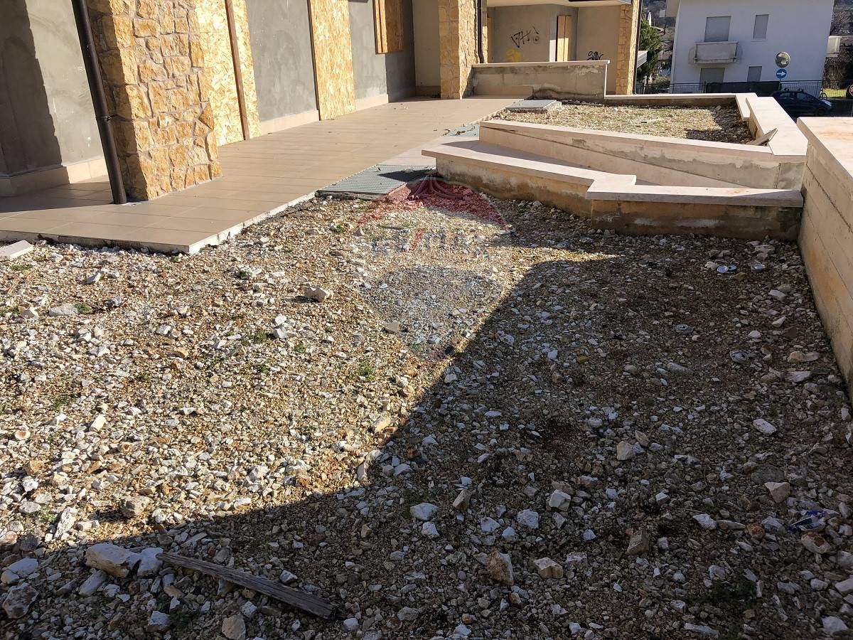 Villa GREZZANA vendita    RE/MAX Top Elegance