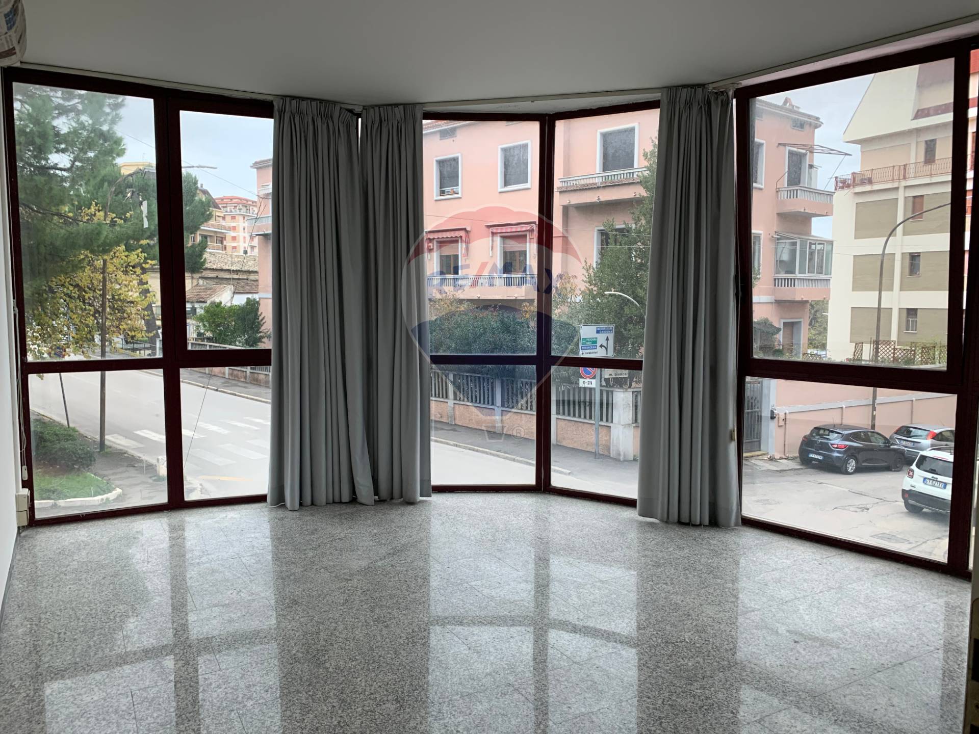  lanciano affitto quart:  re-max-people