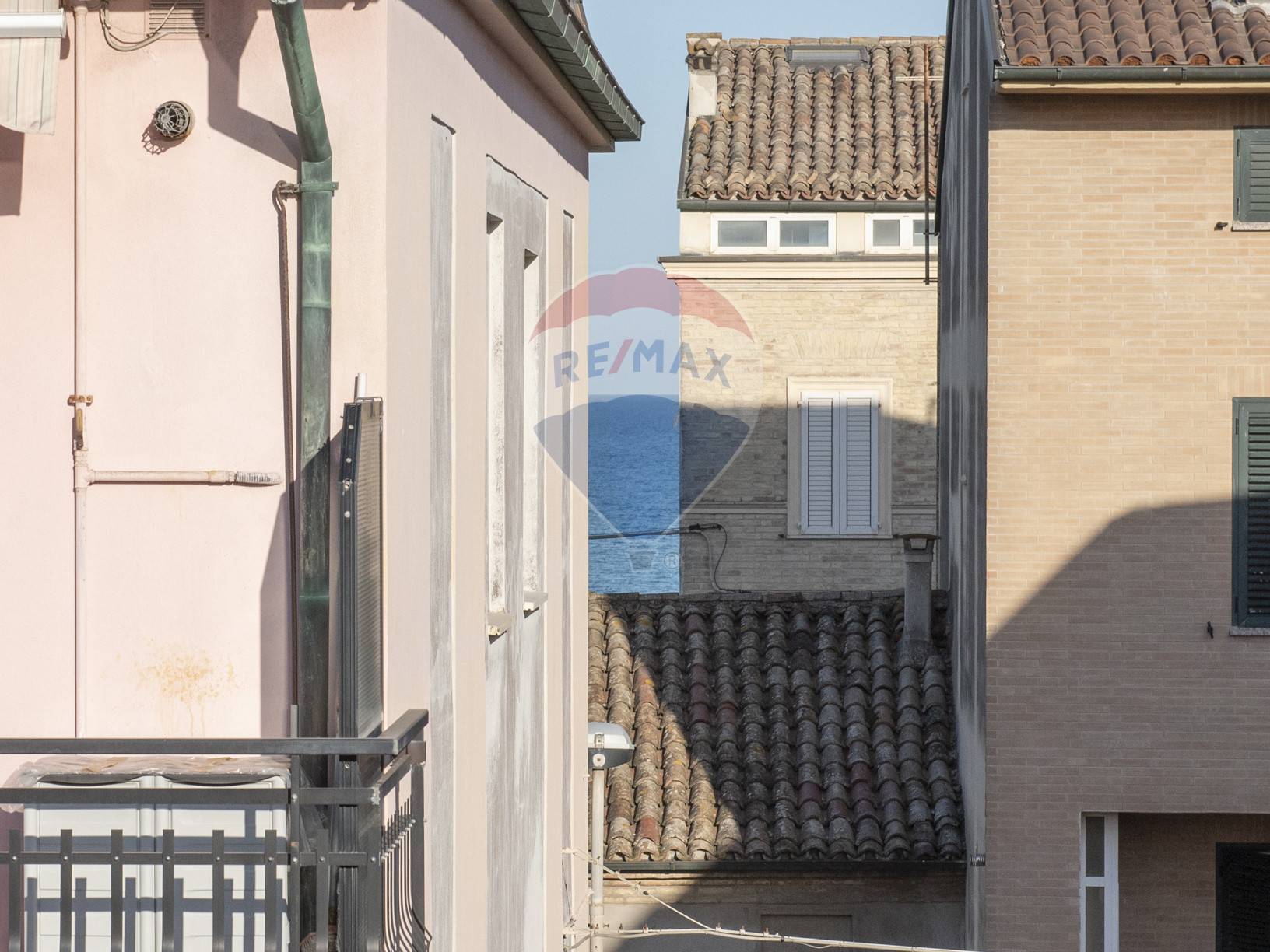  porto-recanati vendita quart:  re-max-master-class