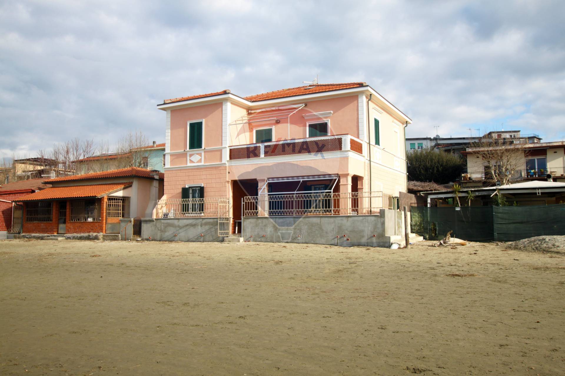 Villa Unifamiliare - Indipendente FOLLONICA vendita    RE/MAX Mindset