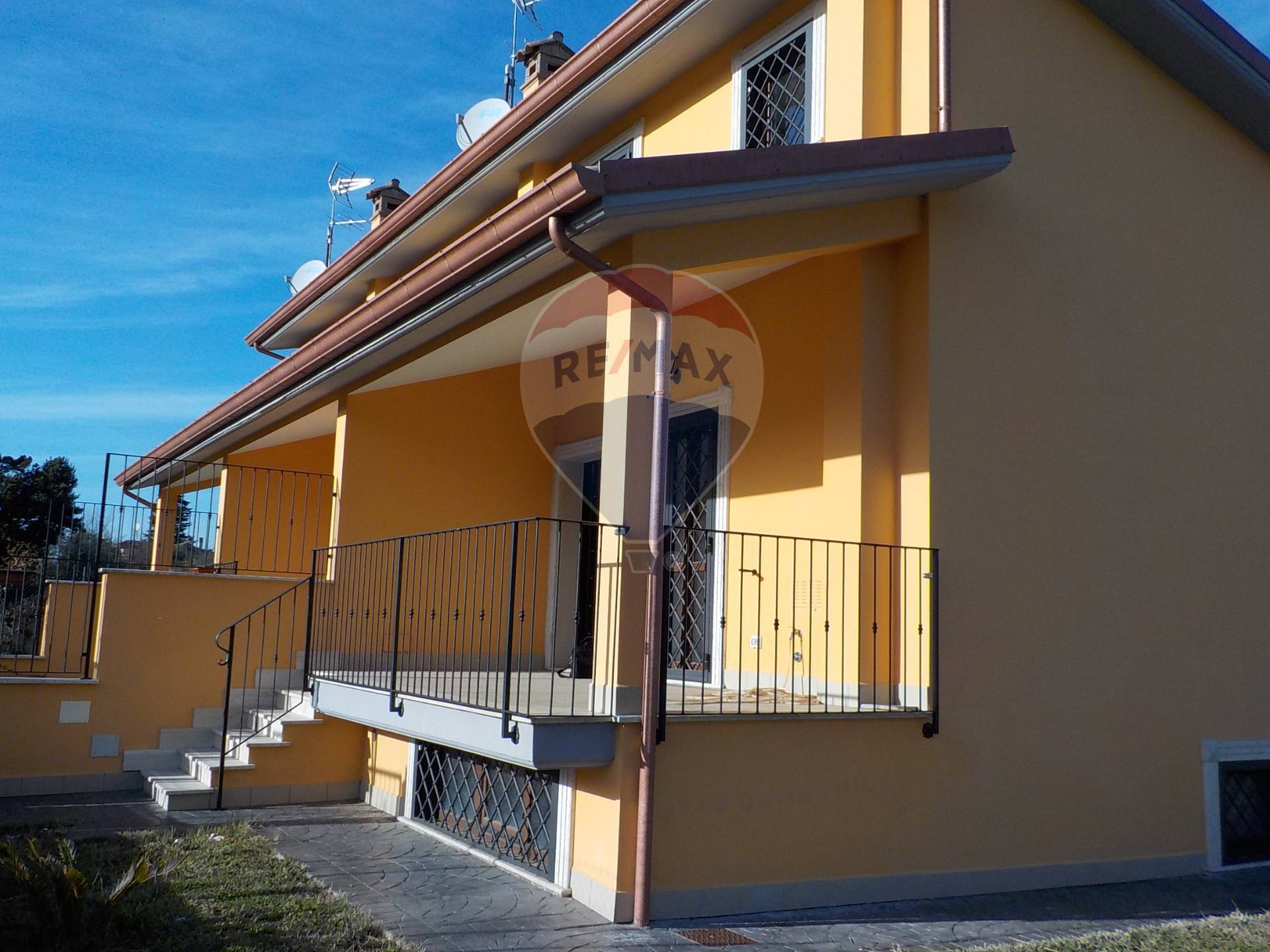  roma vendita quart:  re/max neopolis