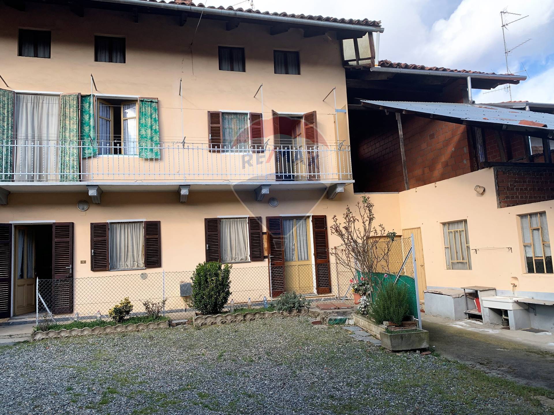 Villa Bifamiliare BENNA vendita    RE/MAX Unit