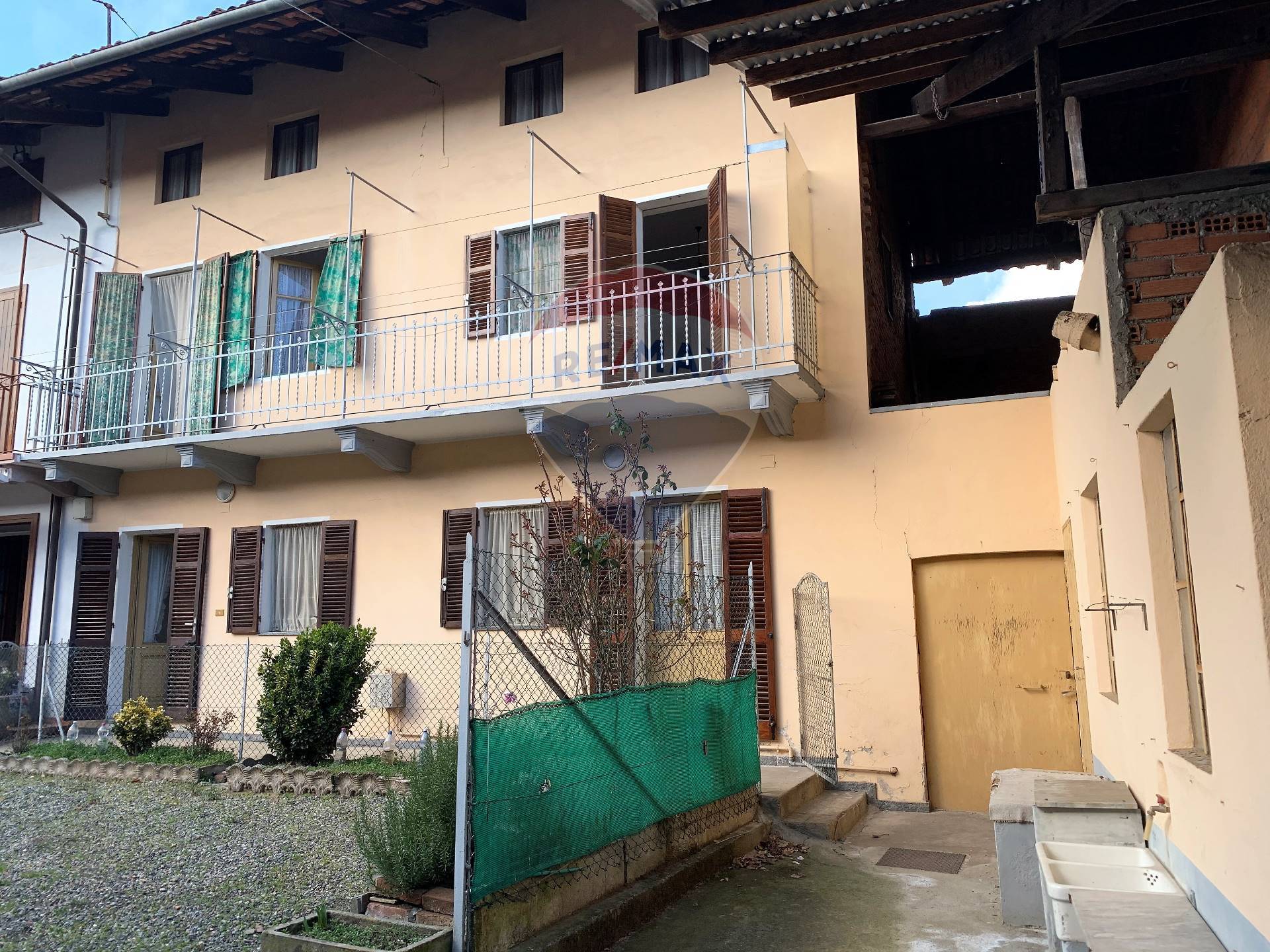 Villa Bifamiliare BENNA vendita    RE/MAX Unit