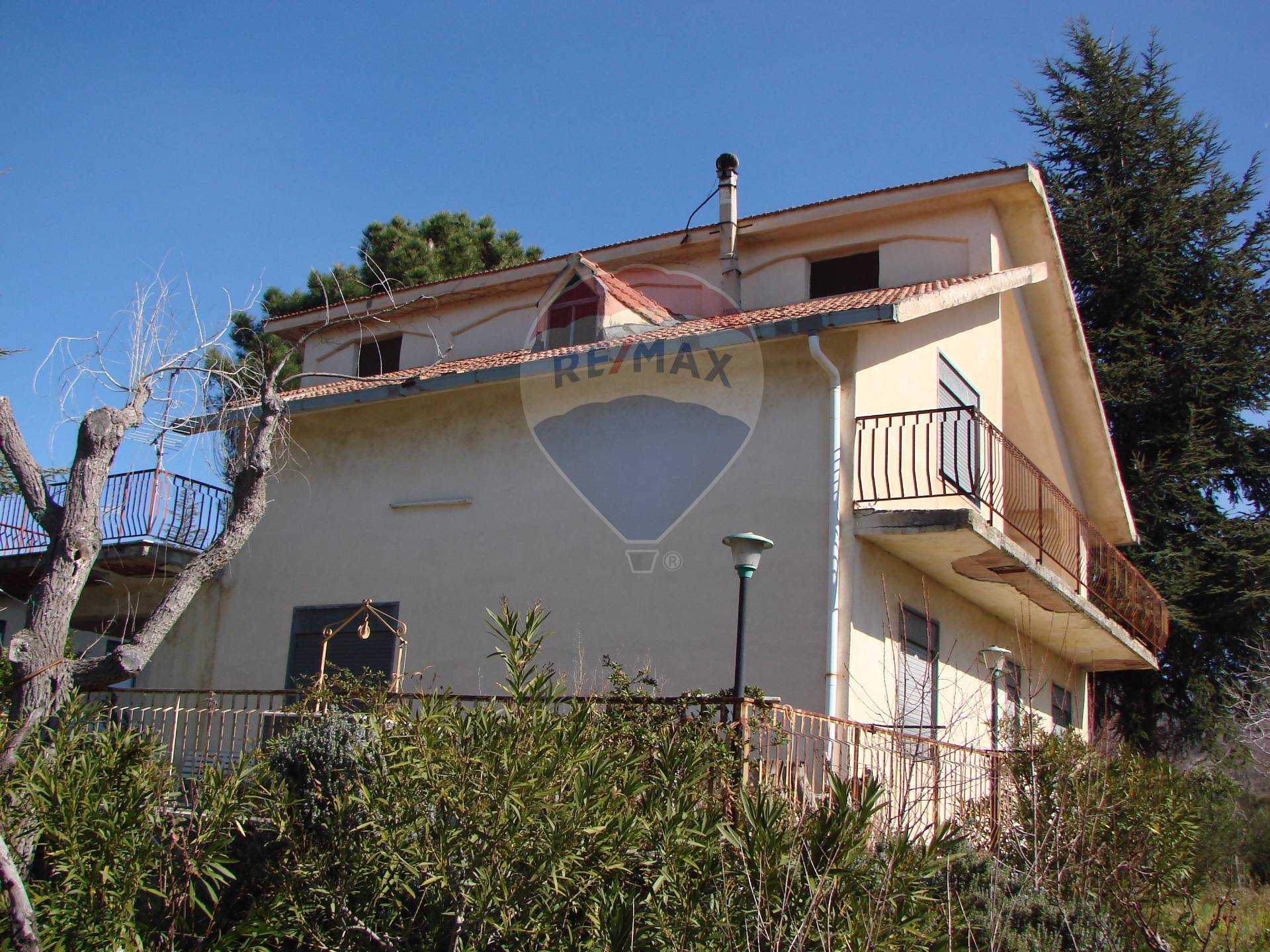 Rustico - Cascina BIANCAVILLA vendita    RE/MAX White House