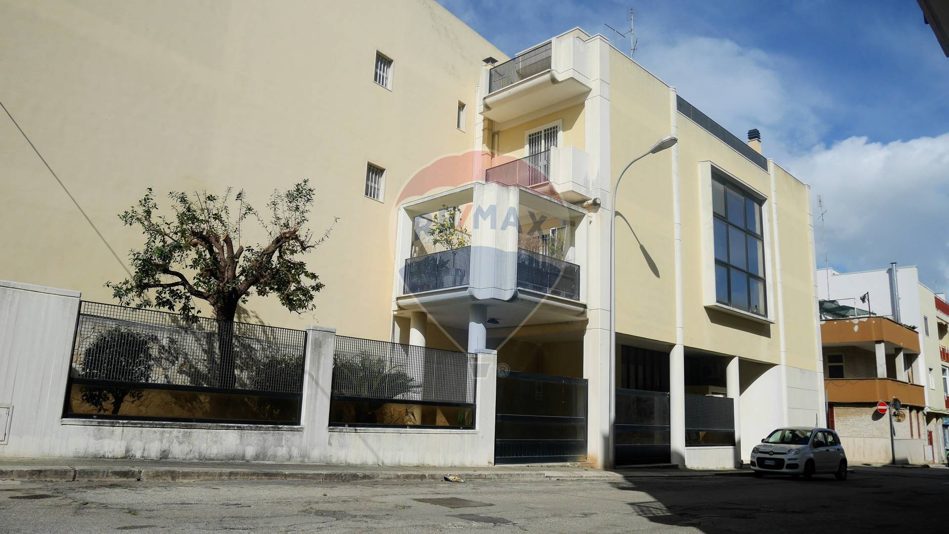 Villa Unifamiliare - Indipendente RUTIGLIANO vendita    RE/MAX Acquachiara