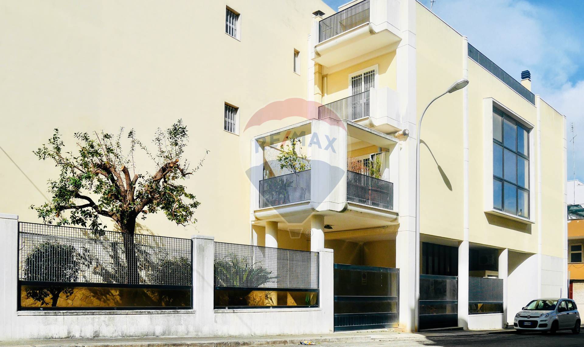 Villa Unifamiliare - Indipendente RUTIGLIANO vendita    RE/MAX Acquachiara