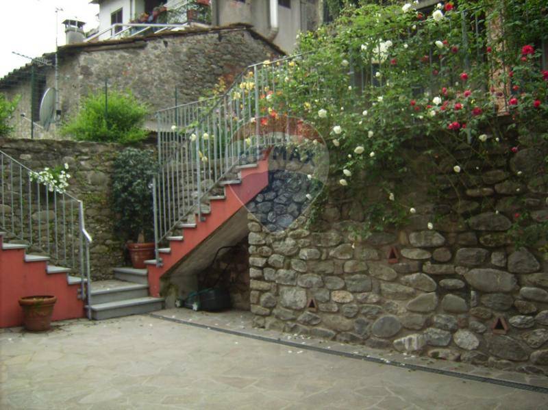  borgo a mozzano vendita quart:  re/max domus consulting