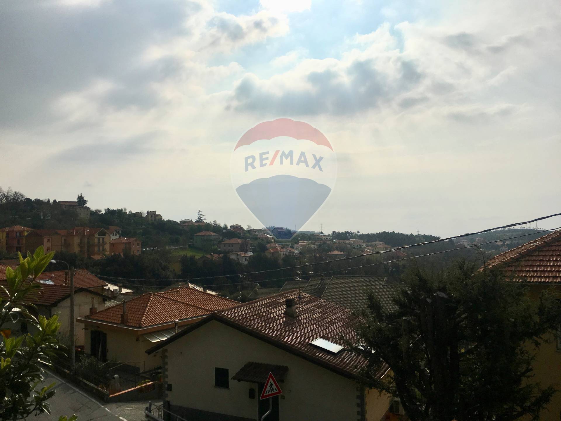 Appartamento COGOLETO vendita  Sciarborasca  RE/MAX Med