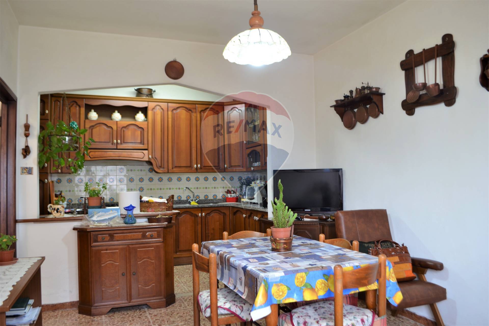 Villa GALLICANO vendita    RE/MAX Quality House