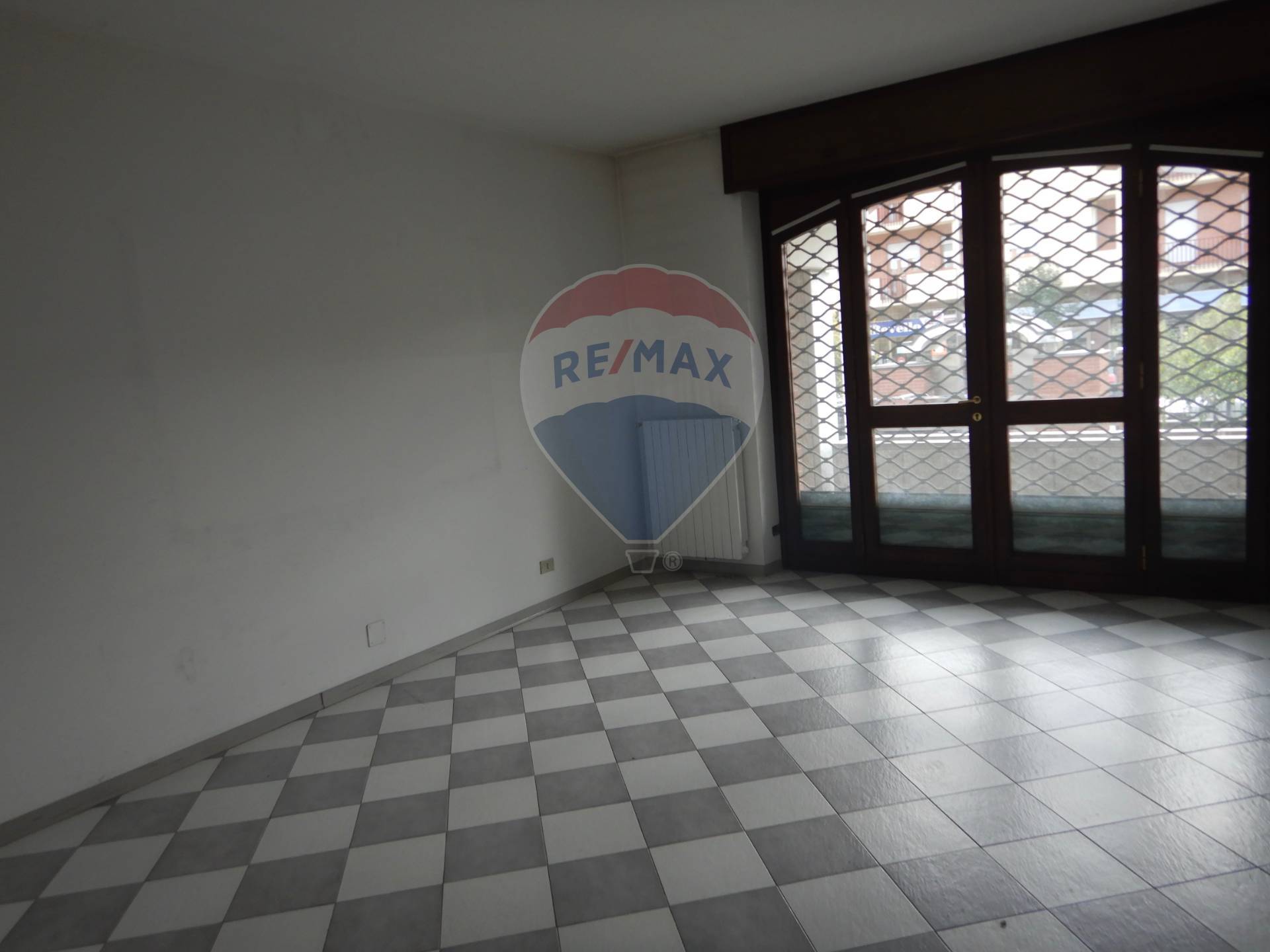 Stabile intero - Palazzo CANELLI vendita    RE/MAX Unit