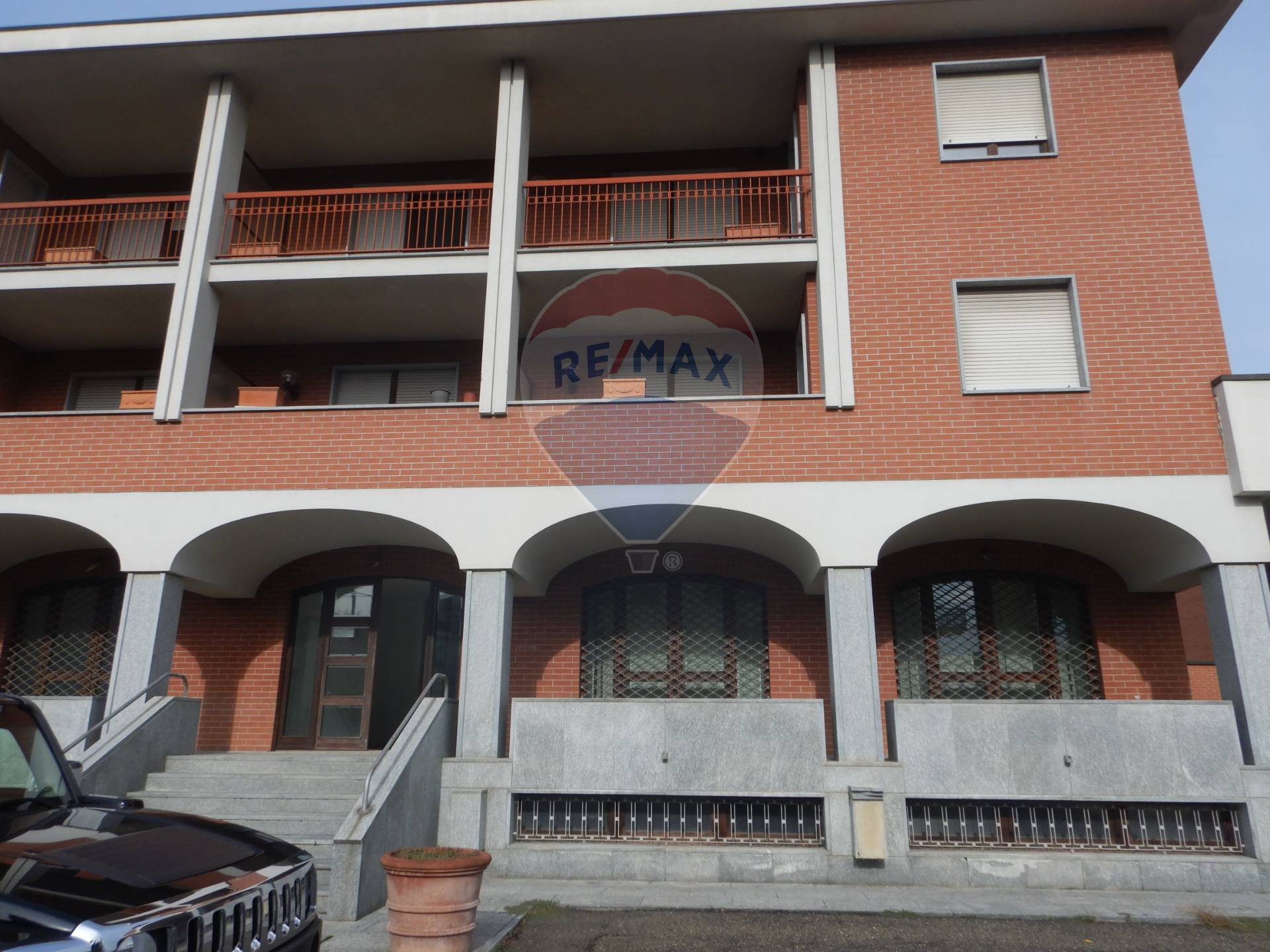 Stabile intero - Palazzo CANELLI vendita    RE/MAX Unit