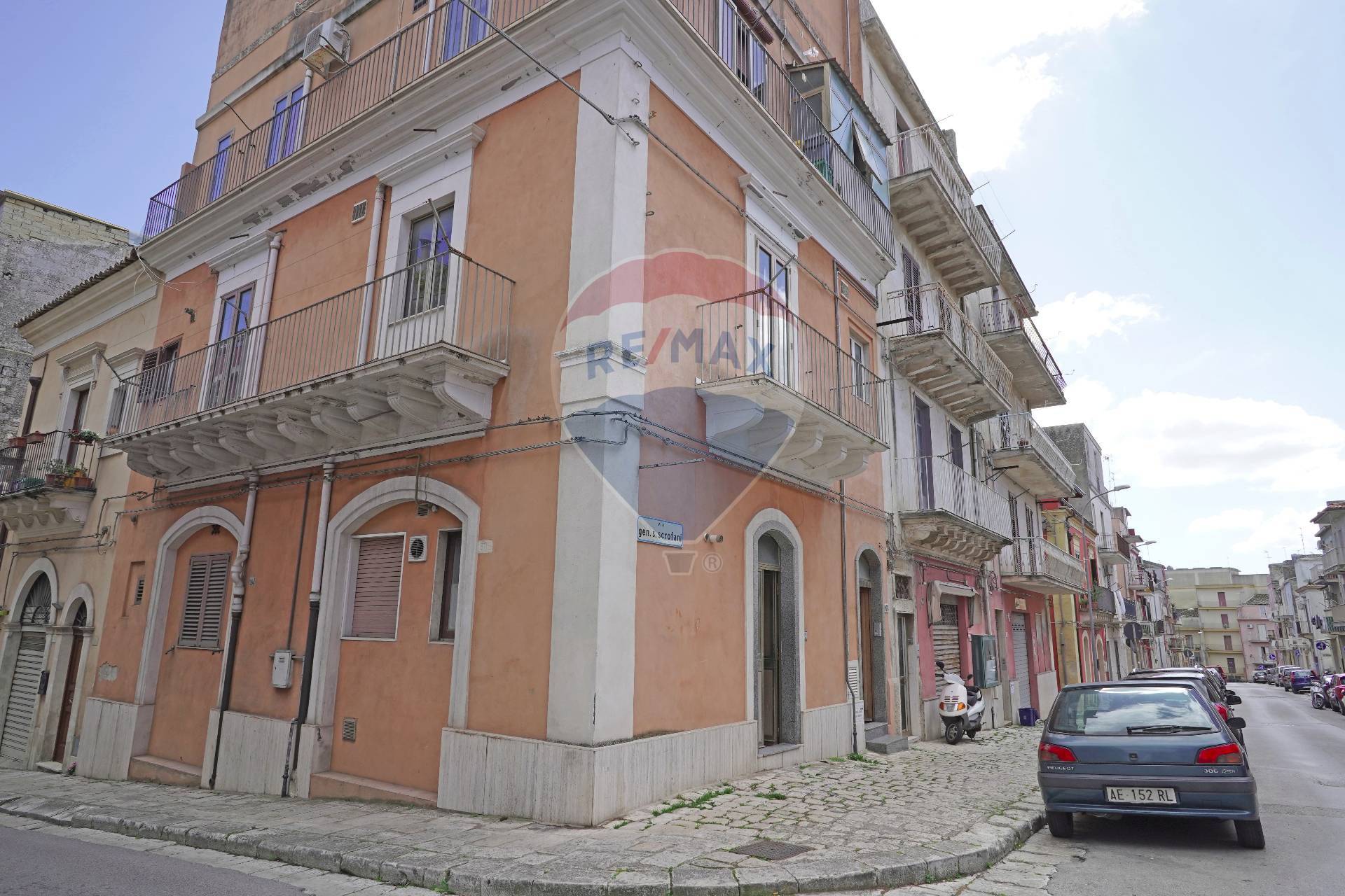 Villa Bifamiliare RAGUSA vendita  Centro  RE/MAX Prima Classe