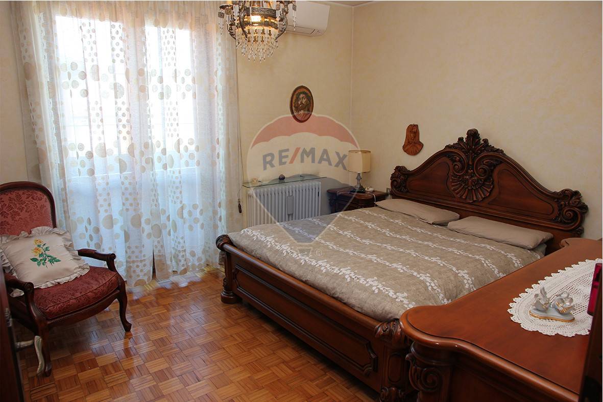 Villa CASNATE CON BERNATE vendita    RE/MAX Essenza