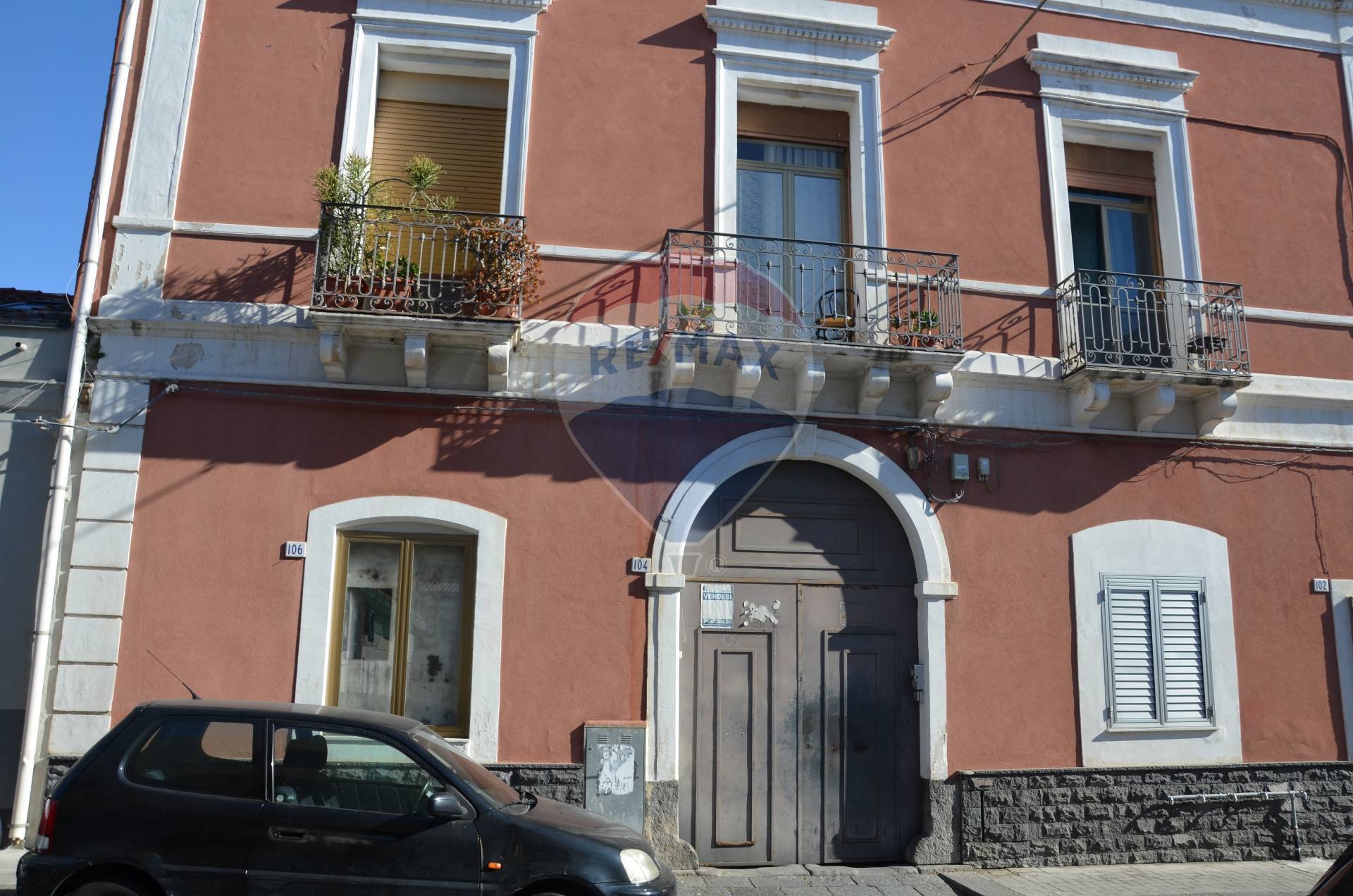  catania vendita quart: picanello re/max domus nova