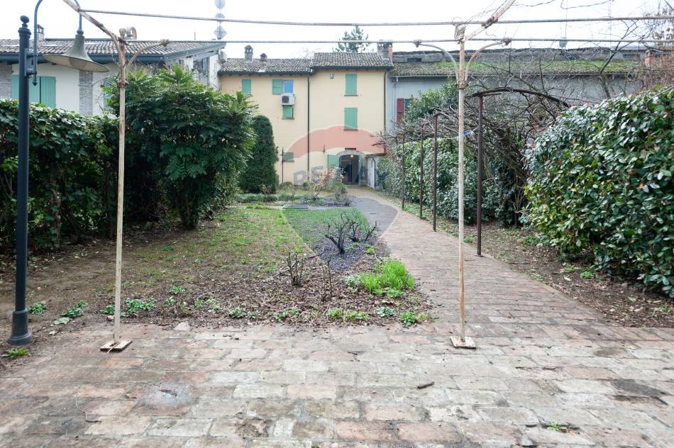  parma vendita quart: s. lazzaro - via parigi re-max-alfa