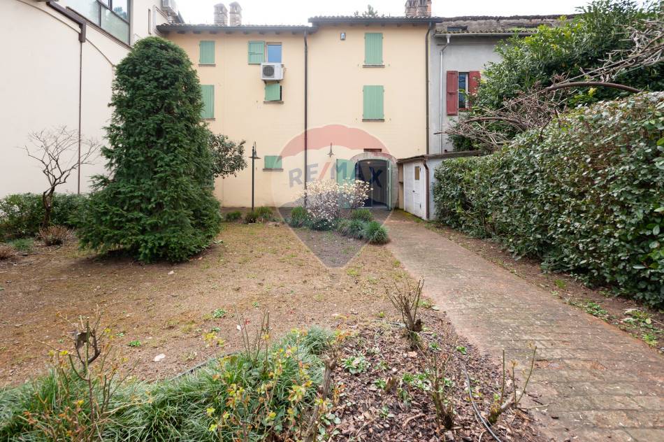 Villa Bifamiliare PARMA vendita  S. Lazzaro - Via Parigi  RE/MAX Alfa