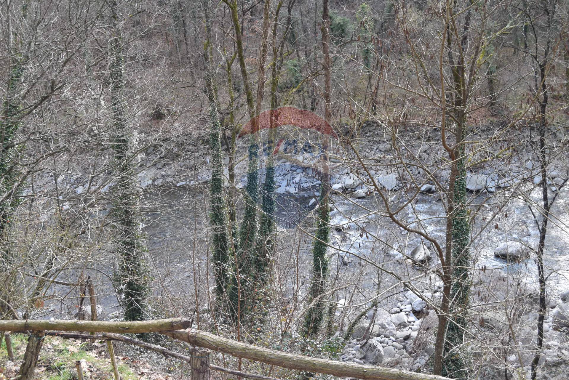 Villa Unifamiliare - Indipendente BAGNI DI LUCCA vendita    RE/MAX Domus Consulting