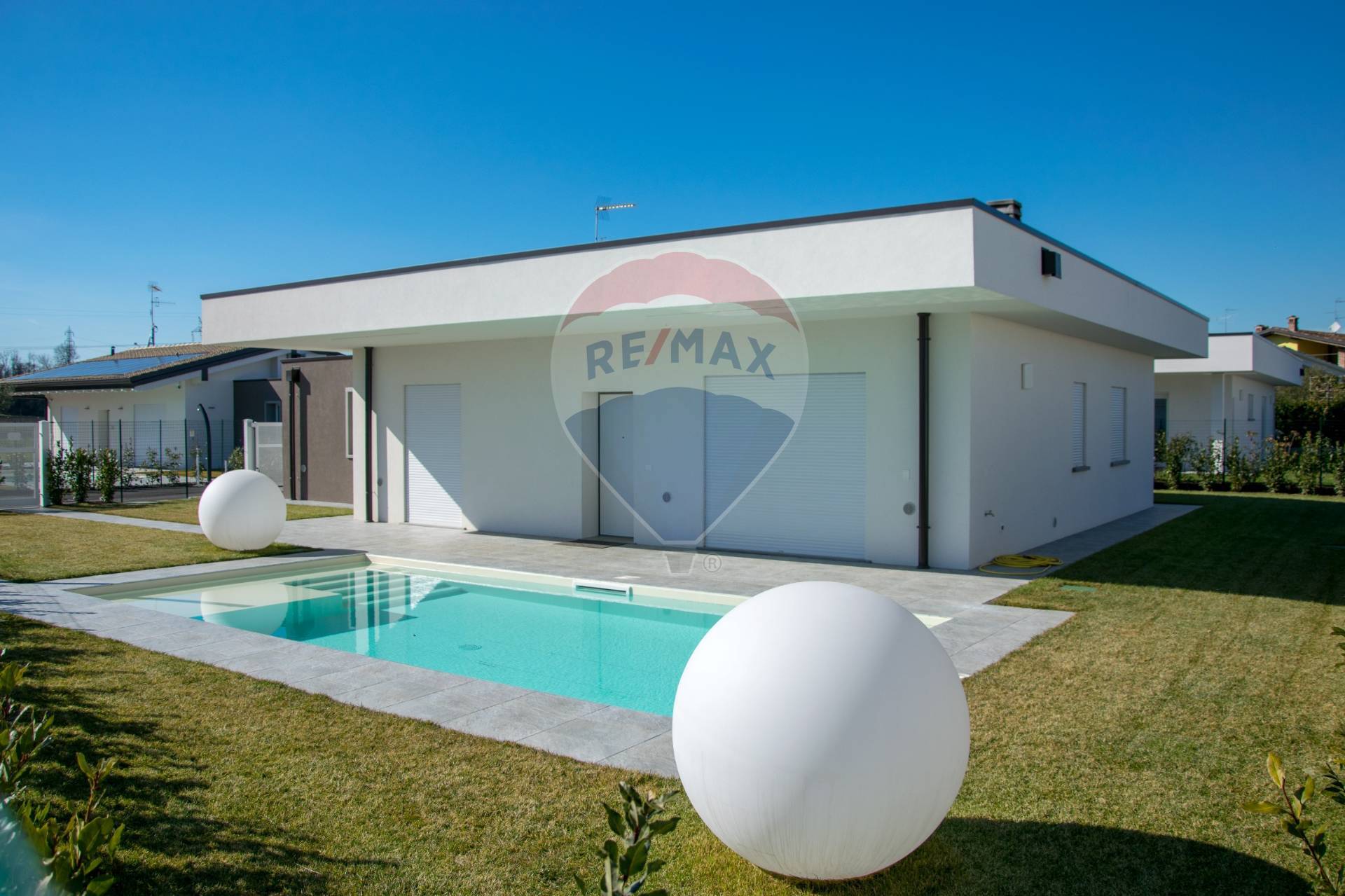 Villa DESENZANO DEL GARDA vendita  Rivoltella del Garda  RE/MAX Edilfin