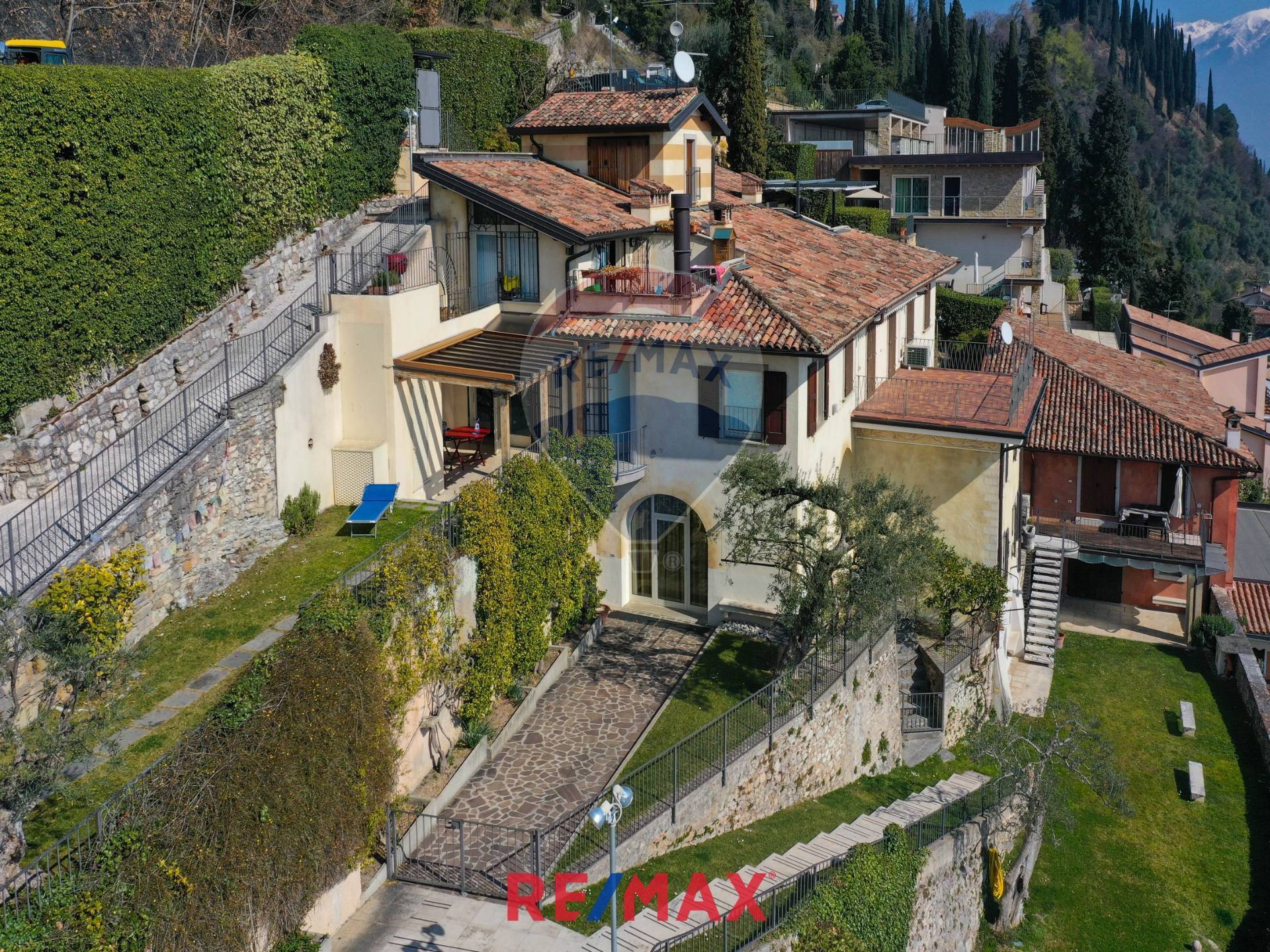 Appartamento TOSCOLANO-MADERNO vendita  Toscolano  RE/MAX Edilfin