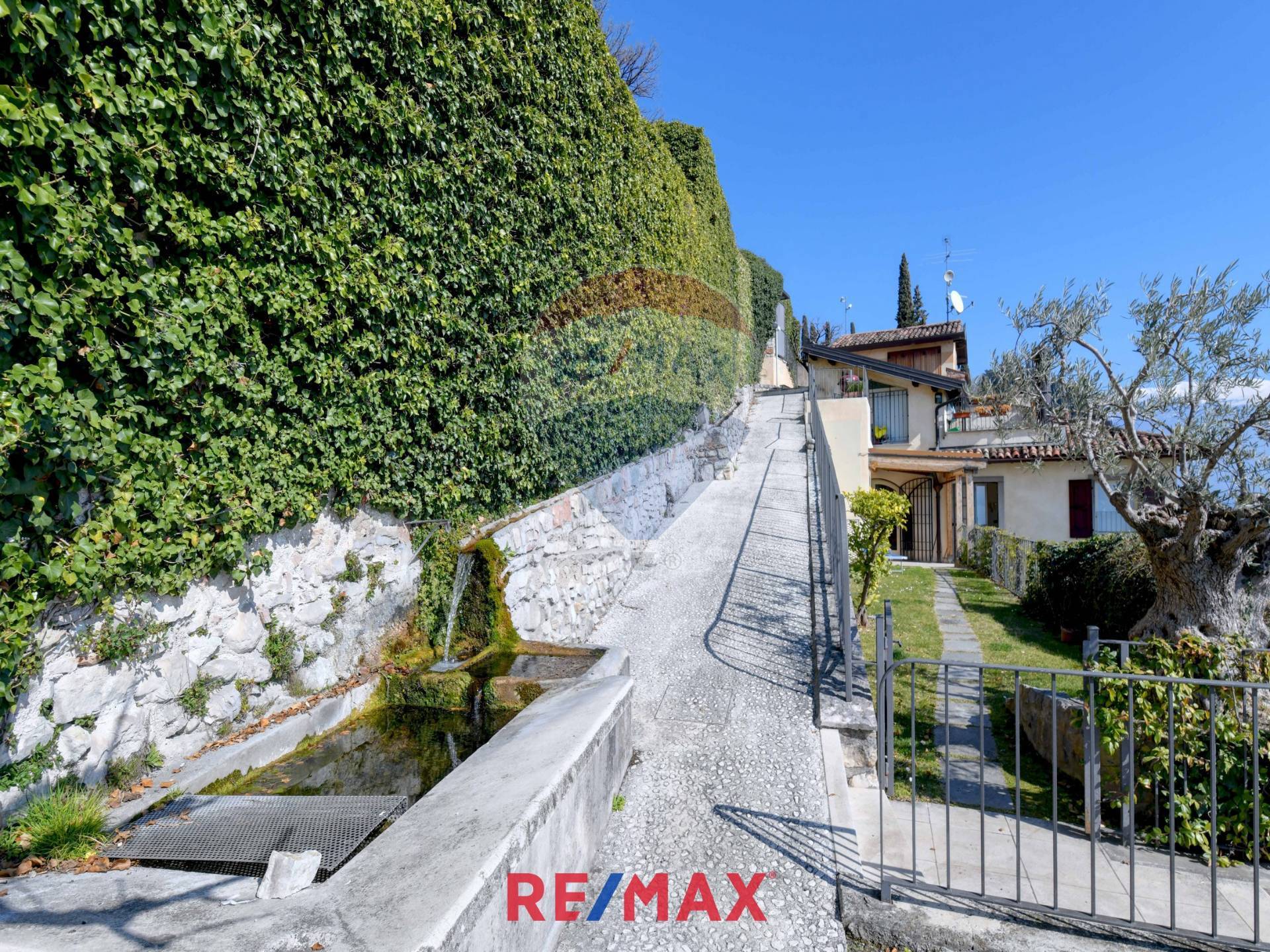 Appartamento TOSCOLANO-MADERNO vendita  Toscolano  RE/MAX Edilfin