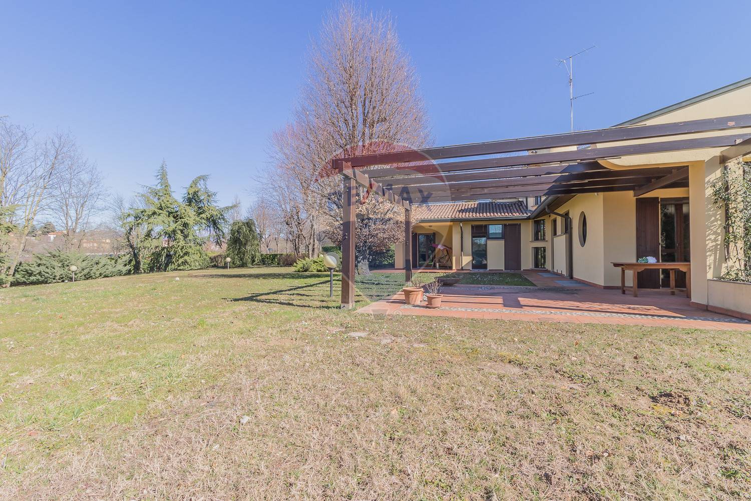 Villa BESANA IN BRIANZA vendita  Villa Raverio  RE/MAX Futura Immobiliare