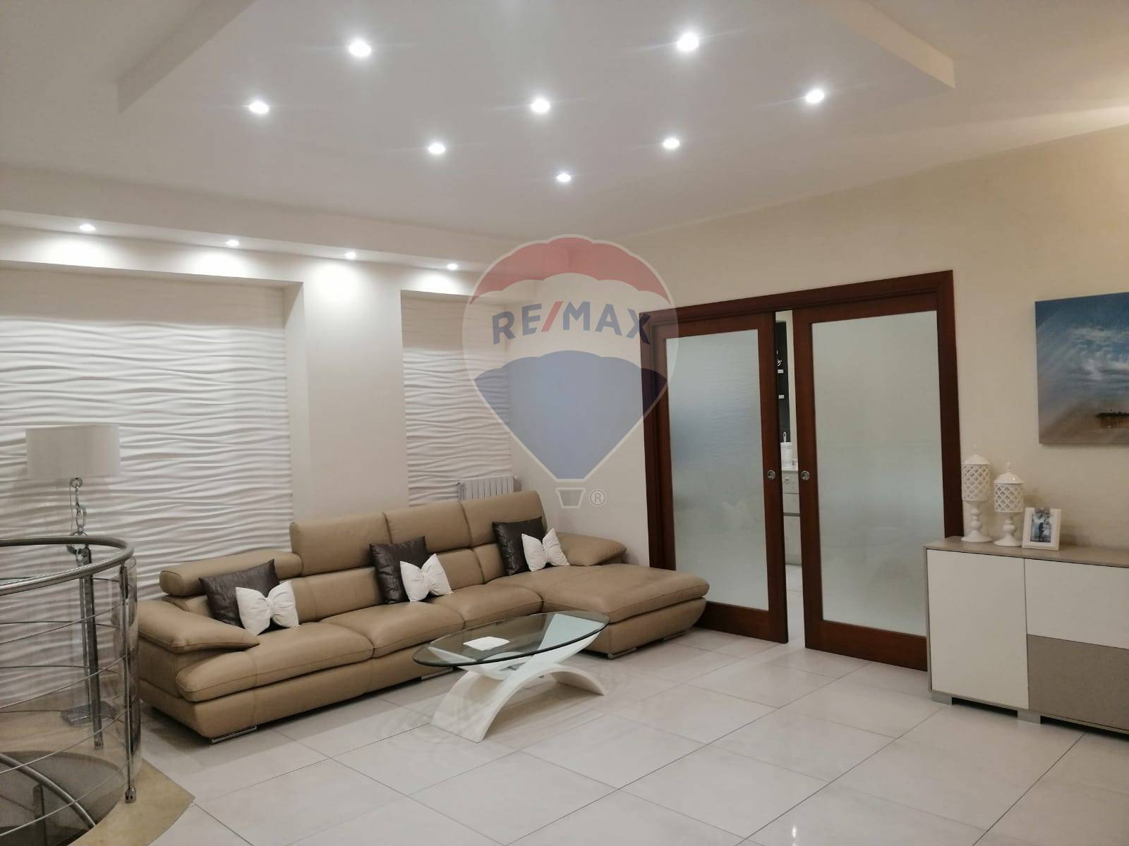 Villa Bifamiliare BARI vendita    RE/MAX Acquachiara