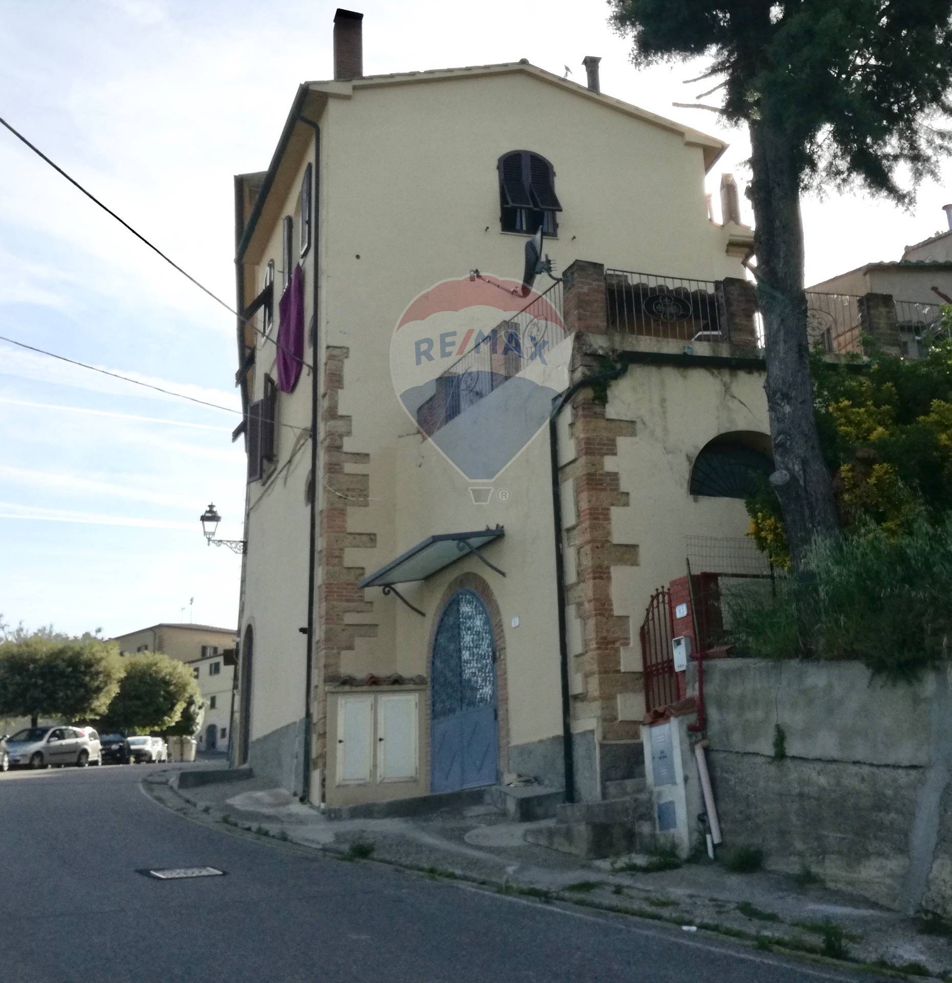  guardistallo vendita quart:  re/max premiere