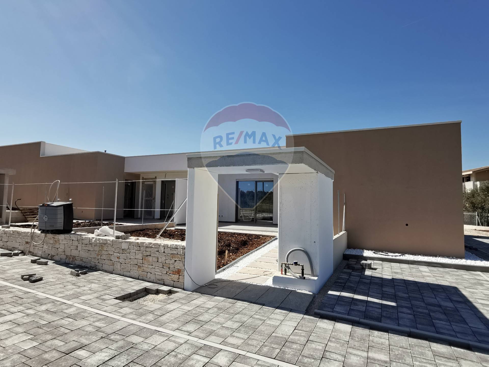  noicattaro vendita quart:  re-max-acquachiara